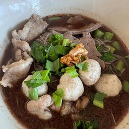 ก๋วยเตี๋ยวน้ำตกหมู