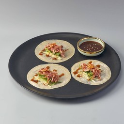 เป็ดกรอบฉีกอบควัน