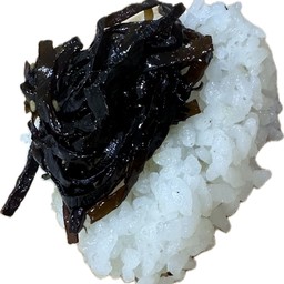 ข้าวปั้นสาหร่ายคอมบุ