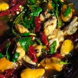 ข้าว+กะเพราหอยแมลงภู่