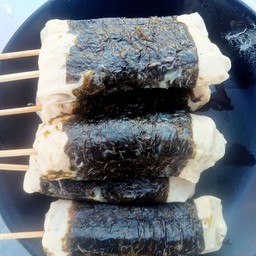 ไก่พันสายหร่าย