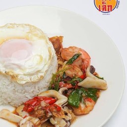 กระเพรากุ้ง + ไข่ดาว ( ราดข้าว )