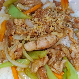 ข้าวผัดพริกหยวกหมูชิ้น
