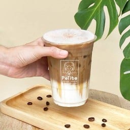 กาแฟสด & ขนมปังปิ้ง PETITE Coffee Space - หมู่บ้านนาราวดี สาย4