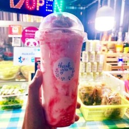 สตอเบอรี่สมูทตี้โยเกิร์ต