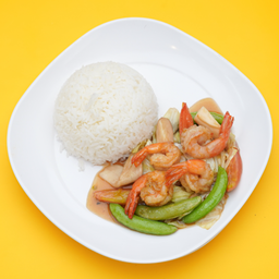 ผัดผักรวมกุ้ง  ราดข้าว