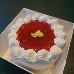 เค้กสตรอเบอรี่ชิ้นกลม