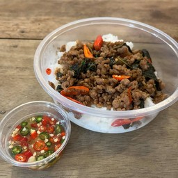 ผัดกะเพราหมูสับราดข้าว ขนาดใหญ่