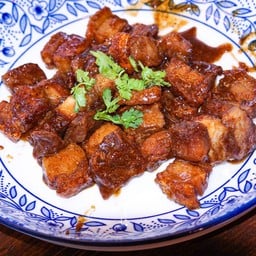 (กับข้าว) หมูกรอบซอสแม็กกี้