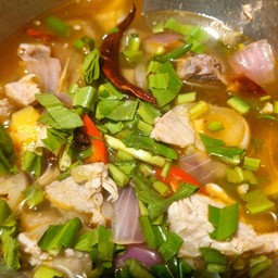ต้มแซ่บขาหมู