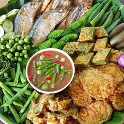 ข้าวผัดน้ำพริกปลาทู