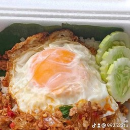กะเพาหมุสับวุ้นเส้นไข่ดาว