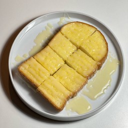 [อร่อยซ่ากับโค้ก] ปังปิ้ง เนยนม +  โค้ก ออริจินัล (กระป๋อง) 