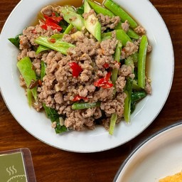 คะน้าหมูสับ(กับข้าว)