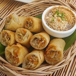 ปอเปี๊ยะเจ 8 ชิ้น
