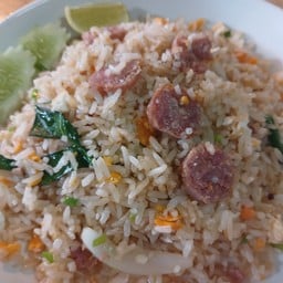 ข้าวผัดแหนม