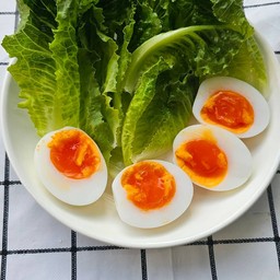 สลัดหวานกรอบ+ ไข่ต้ม