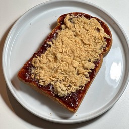 [อร่อยซ่ากับโค้ก] ปังปิ้ง พริกเผาหมูหยอง +  โค้ก ออริจินัล (กระป๋อง) 