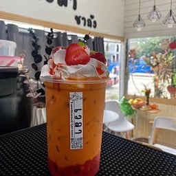 ชาไทยลาเต้สตอเบอรี่วิปครีม
