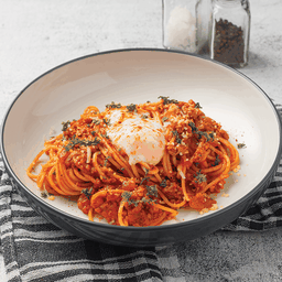 สปาเก็ตตี้โบลองเนสหมูซอสเผ็ด+ไข่ออนเซน