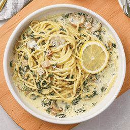 สปาเก็ตตี้ไวท์ซอสผักโขมแฮม