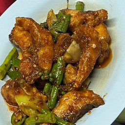 ปลาผัดเผ็ด