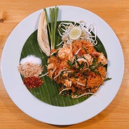 ผัดไทยเส้นจันท์ หมูชิ้น