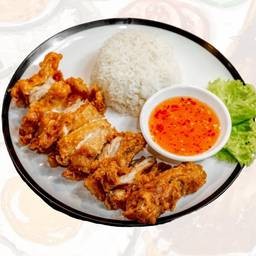 ข้าวไก่ทอดน้ำจิ้มไก่