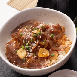 ข้าวหน้าหมูย่างสไตล์ญี่ปุ่น - ขนาดปกติ Grilled Pork Rice Bowl - Normal size