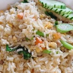 ข้าวผัดไก่ชิ้น