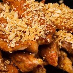 ข้าวไก่ทอดซอสกระเทียม+น้ำแก้วยักษ์