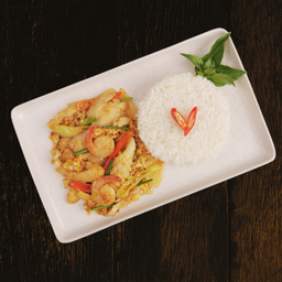 ข้าวผัดผงกระหรี่ ทะเล