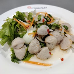 ยำลูกชิ้นปลา