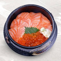 ข้าวหน้าปลาแซลมอน และ ไข่ปลาแซลมอน