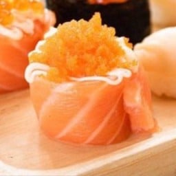 Sushi แซลมอนลาวา
