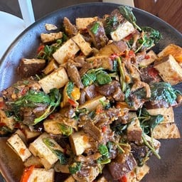 กะเพราเต้าหู้ดำและขาเห็ด(มังฯ)