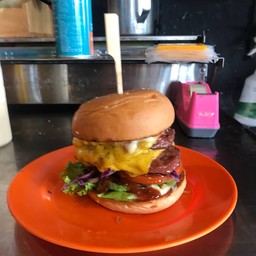 ดับเบิ้ลชีส ดับเบิ้ลบีฟเบอร์เกอร์เนื้อรอมลี่