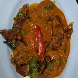 ปลาดุกทอดผัดเผ็ด