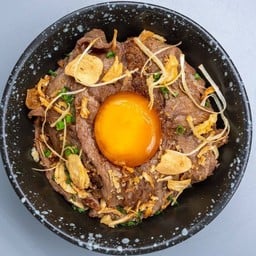 ข้าวหน้าเนื้อย่างไข่ดอง