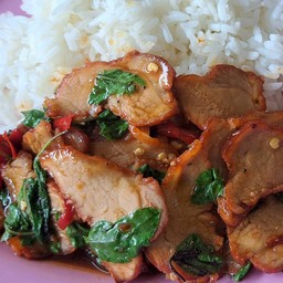 กะเพราหมูแดง