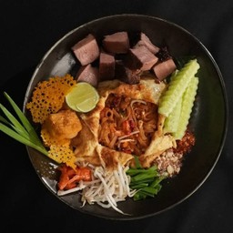 Beef Tongue Padthai ผัดไทยลิ้นวัวย่างเตาถ่าน