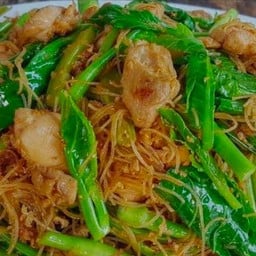 ผัดซีอิ๋วเส้นหมี่