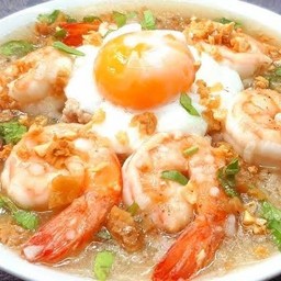 ข้าวต้มกุ้งหมูสับไข่น้ำ
