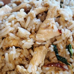 ข้าวกะเพราไก่ชิ้นคลุก