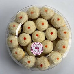 ขนมเปี๊ยะไส้หวานใส่ไข่เค็ม 38 ชิ้น (กล่องพลาสติก)