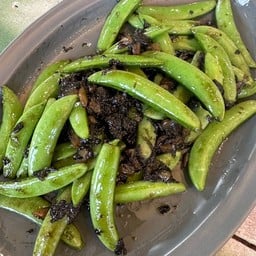 ผัดถั่วลันเตาใส่กานาฉ่าย(เจ)