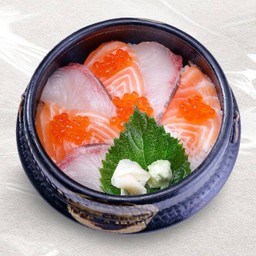 ข้าวหน้าปลาฮามาจิ และ ปลาแซลมอน