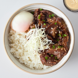 Japanese ginger slice beef with on-sen egg