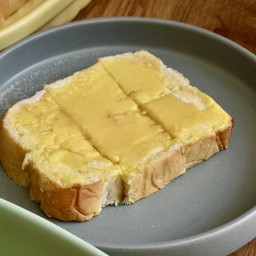 ขนมปังปิ้ง เนย-นม