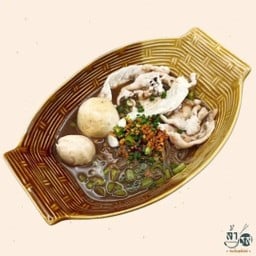 ก๋วยเตี๋ยวเรือหมูนุ่ม ลูกชิ้นยักษ์